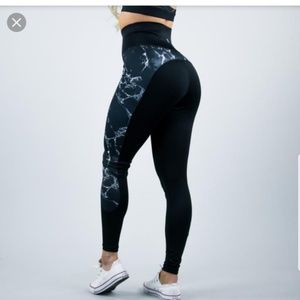 BuffBunny Black Marble Leggings
